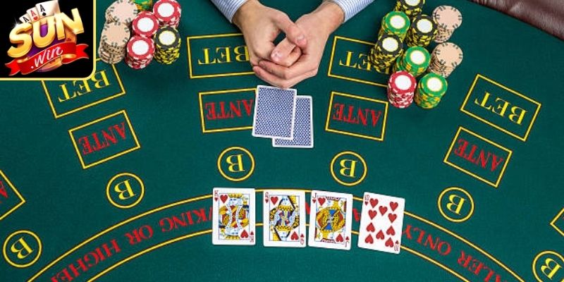 Luật chia các thẻ đến tay người chơi